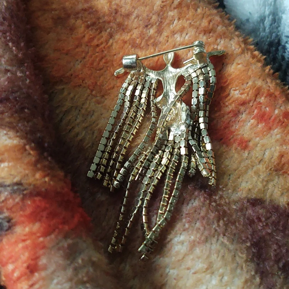 Articulated Rhinestone Diva Brooch